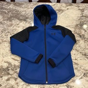Mid weight Under Armor zip up jacket. Barely worn. Excellent condition.